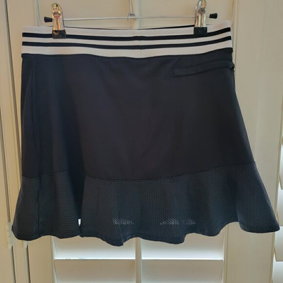 Slazenger Black Ruffle Golf or Tennis Skort - Picture 4 of 9